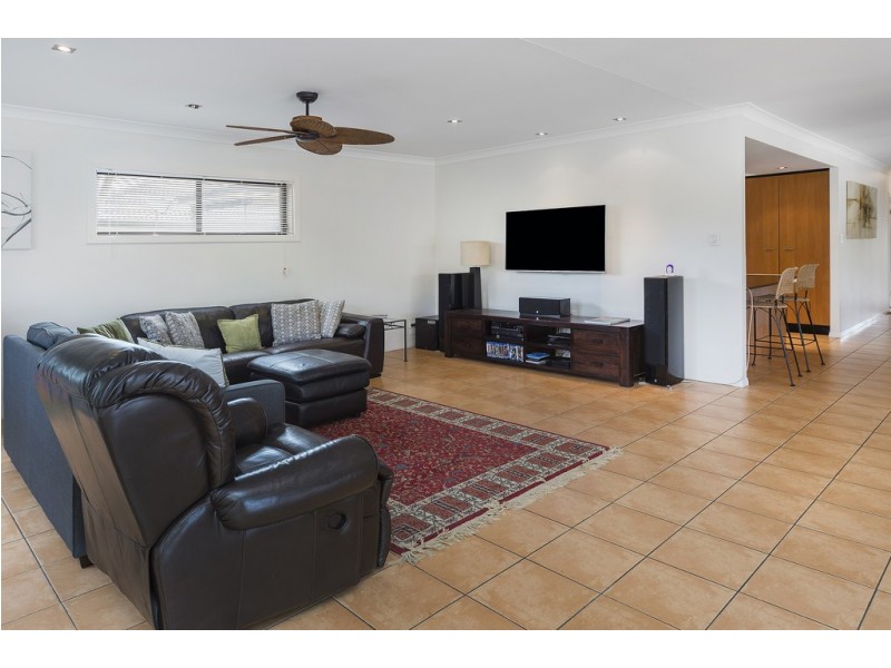 21 John Dalley Drive, Helensvale QLD 4212