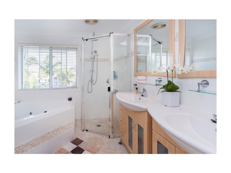 9 Prosperity Drive, Helensvale QLD 4212