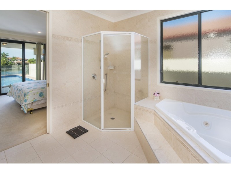 17 Windchimes Way, Helensvale QLD 4212