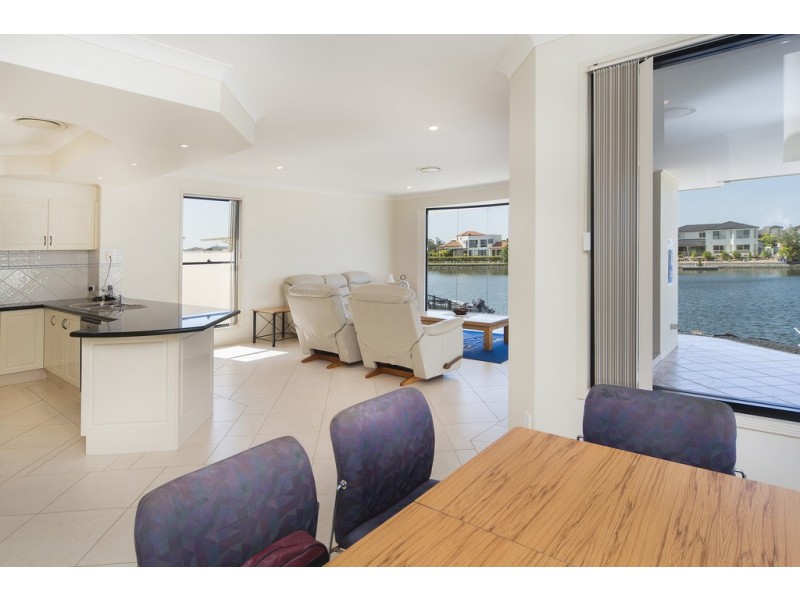 17 Windchimes Way, Helensvale QLD 4212