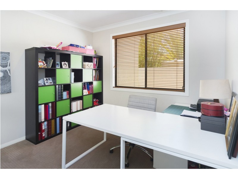 12 Windchimes Way, Helensvale QLD 4212