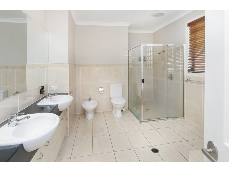 12 Windchimes Way, Helensvale QLD 4212