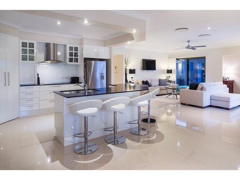 12 Parkview Place, Helensvale QLD 4212