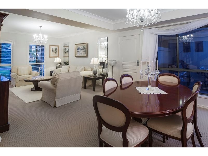 12 Parkview Place, Helensvale QLD 4212