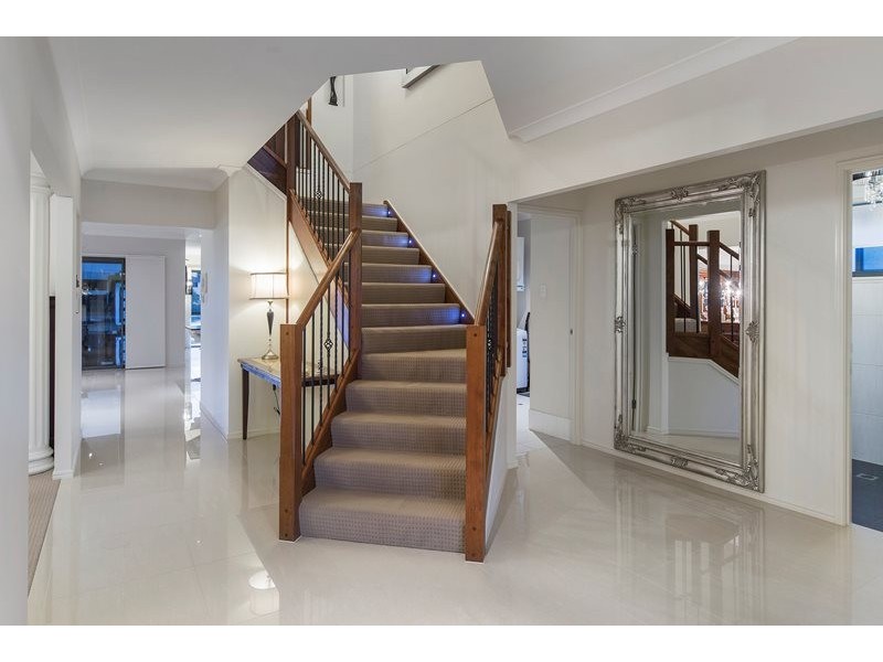 12 Parkview Place, Helensvale QLD 4212