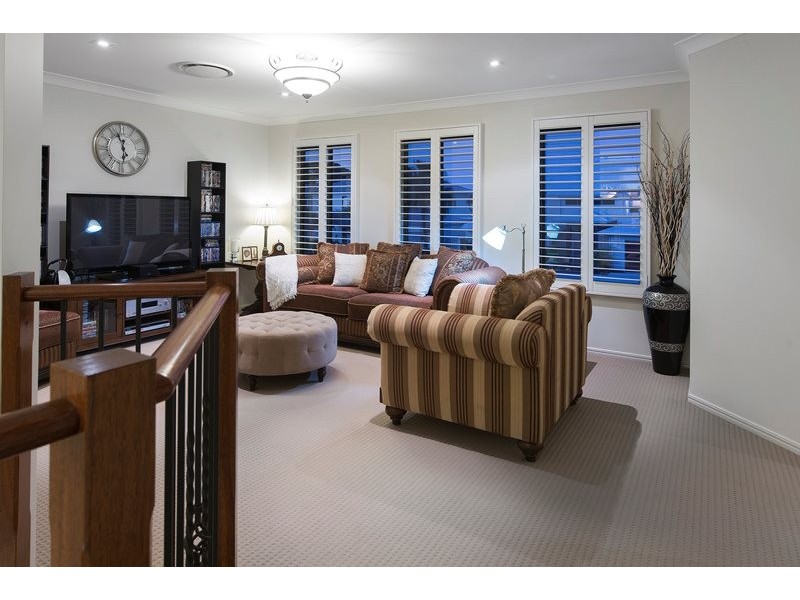 12 Parkview Place, Helensvale QLD 4212