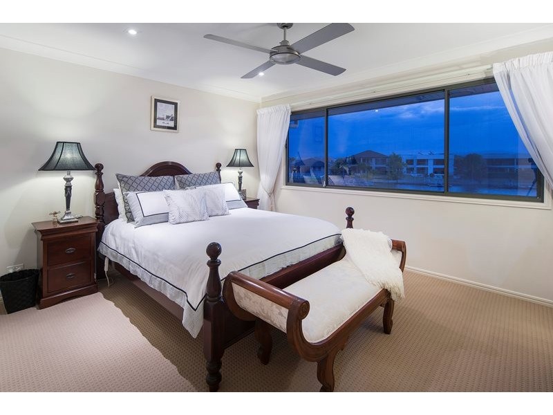 12 Parkview Place, Helensvale QLD 4212