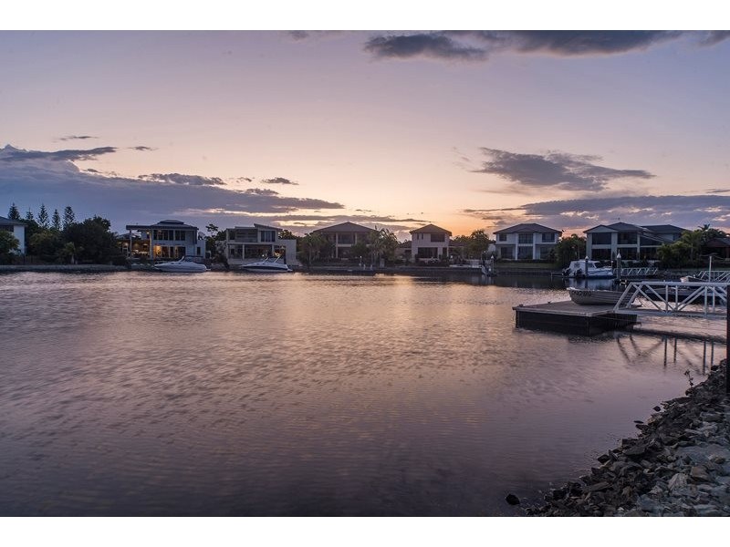 12 Parkview Place, Helensvale QLD 4212