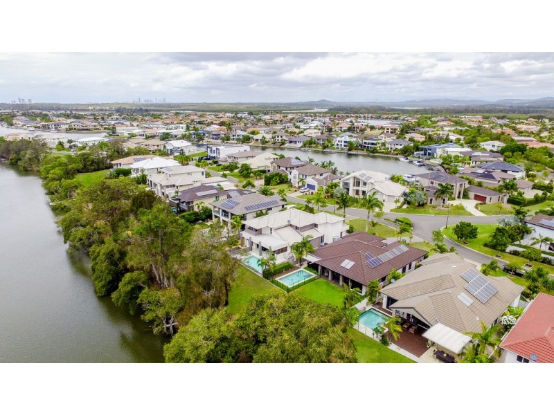 9 Parkview Place, Helensvale QLD 4212