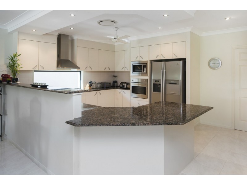 9 Parkview Place, Helensvale QLD 4212