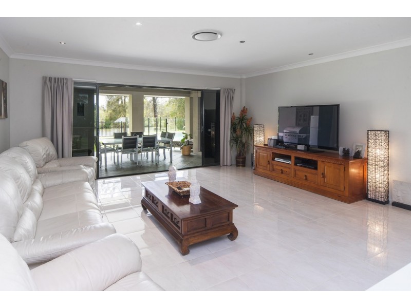 9 Parkview Place, Helensvale QLD 4212