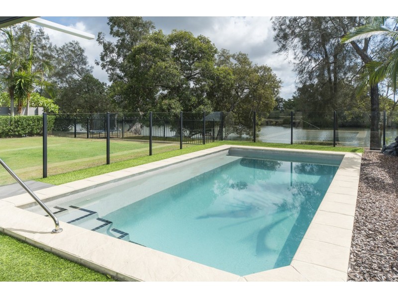 9 Parkview Place, Helensvale QLD 4212