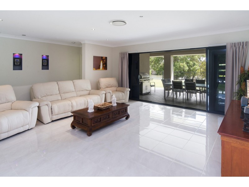 9 Parkview Place, Helensvale QLD 4212