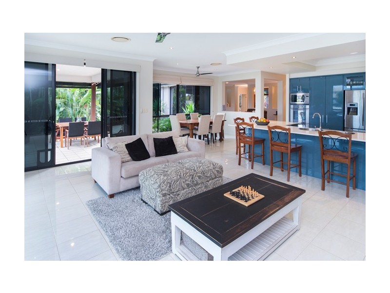 26 Calmwater Crescent, Helensvale QLD 4212
