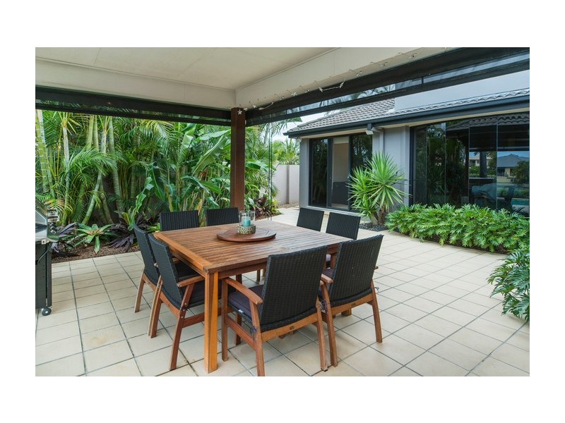 26 Calmwater Crescent, Helensvale QLD 4212
