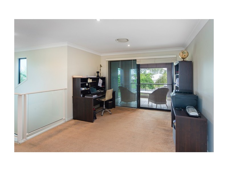 26 Calmwater Crescent, Helensvale QLD 4212