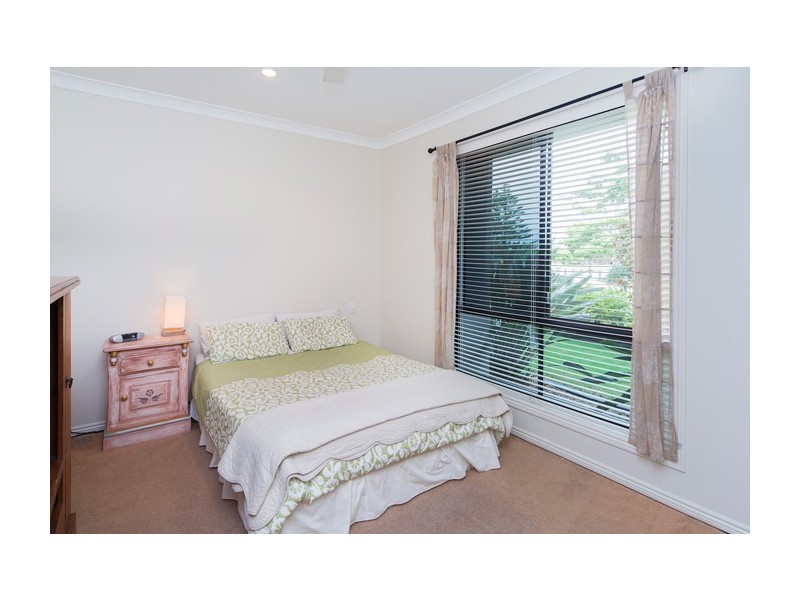 26 Calmwater Crescent, Helensvale QLD 4212