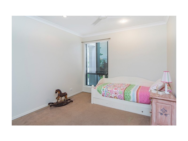 26 Calmwater Crescent, Helensvale QLD 4212