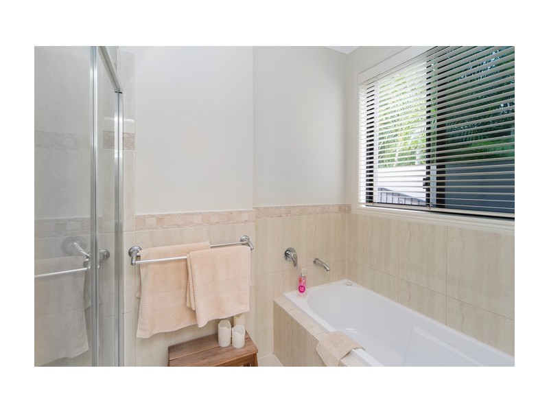 26 Calmwater Crescent, Helensvale QLD 4212