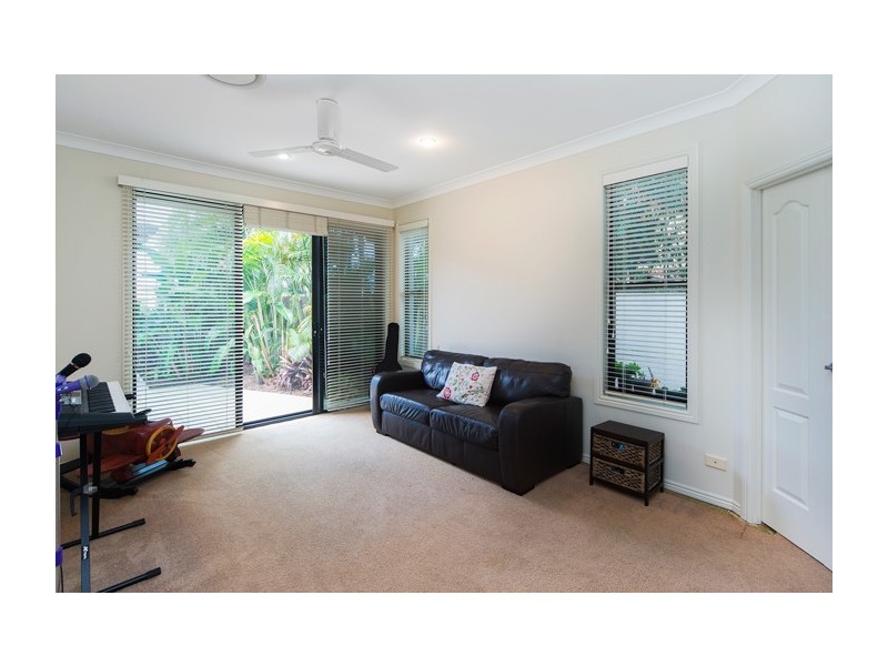 26 Calmwater Crescent, Helensvale QLD 4212