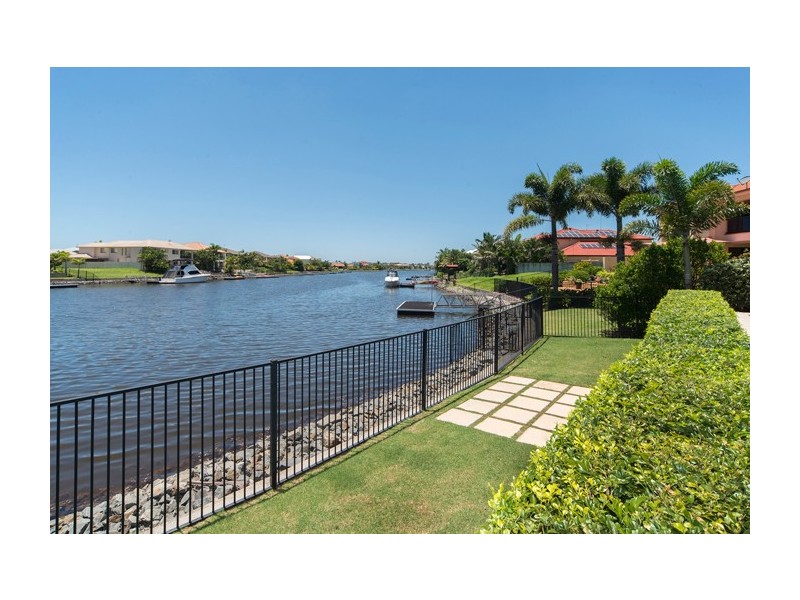 26 Calmwater Crescent, Helensvale QLD 4212
