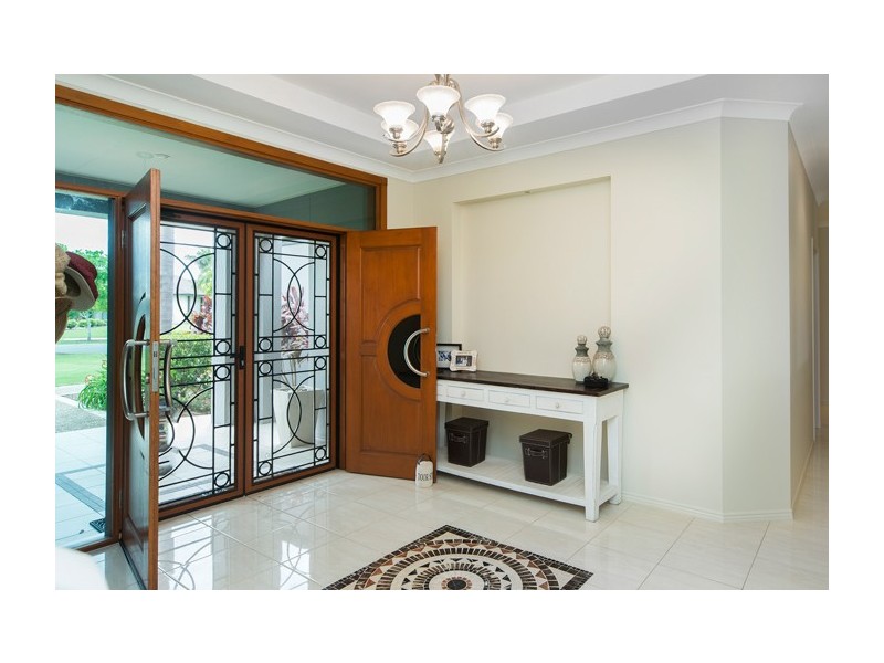 26 Calmwater Crescent, Helensvale QLD 4212