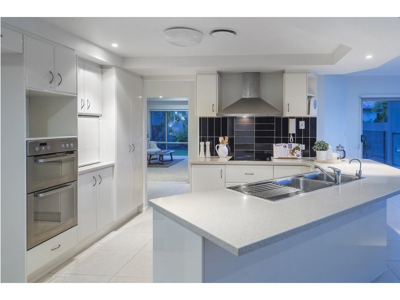 50 Calmwater Crescent, Helensvale QLD 4212