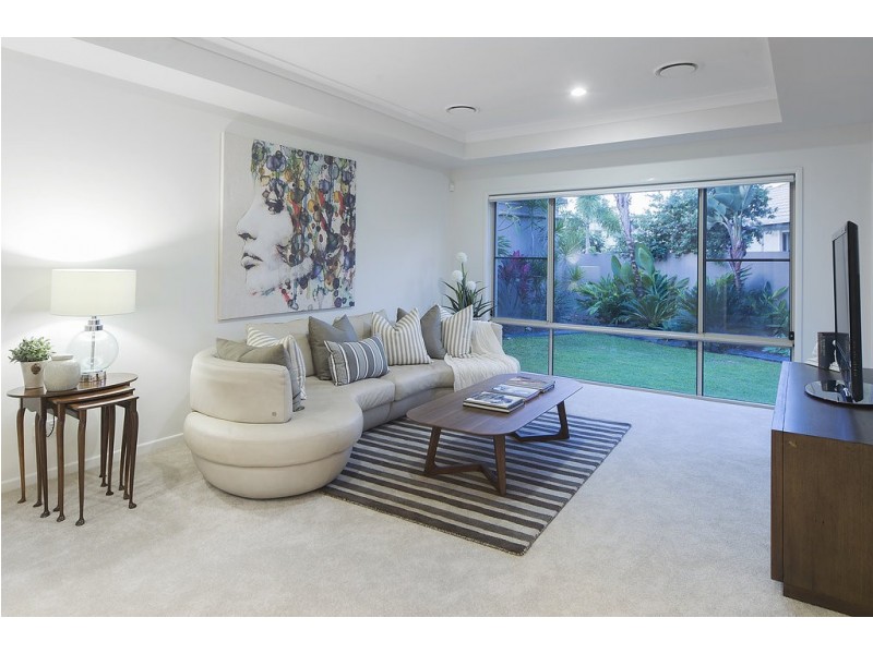 50 Calmwater Crescent, Helensvale QLD 4212