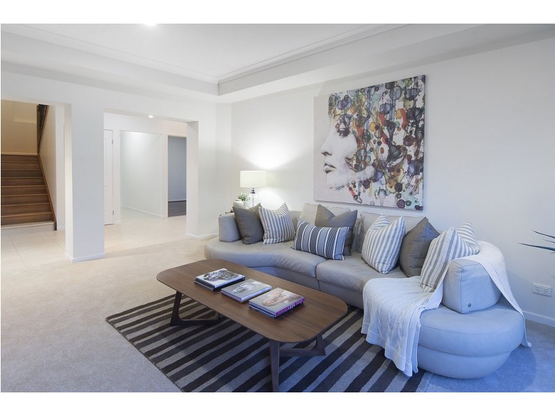 50 Calmwater Crescent, Helensvale QLD 4212
