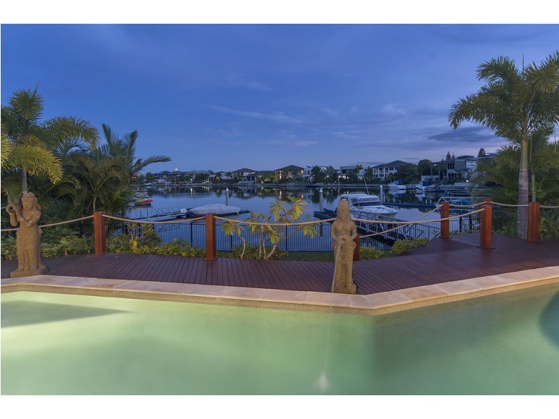 50 Calmwater Crescent, Helensvale QLD 4212