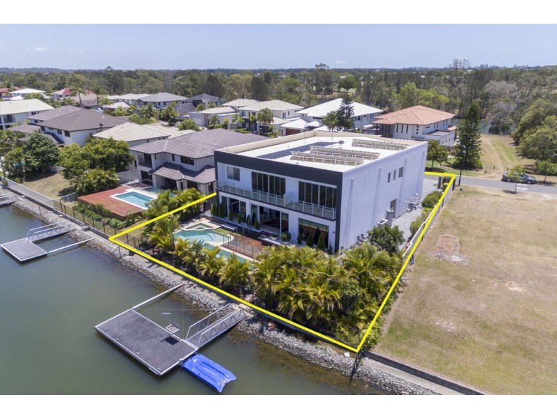 14 Parkview Place, Helensvale QLD 4212