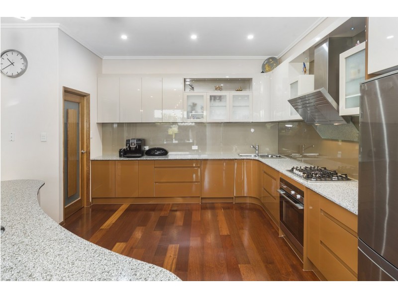 14 Parkview Place, Helensvale QLD 4212