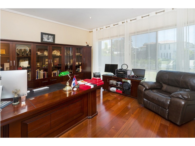 14 Parkview Place, Helensvale QLD 4212