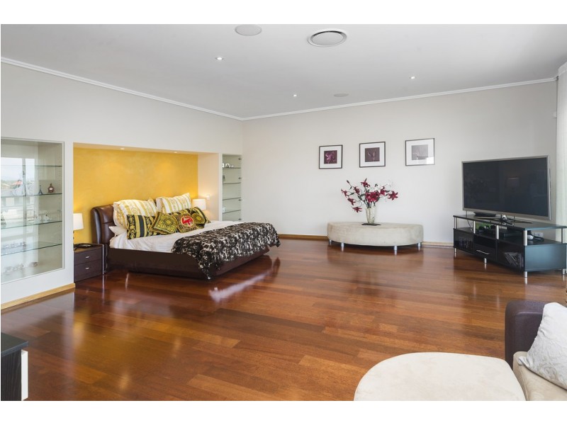 14 Parkview Place, Helensvale QLD 4212