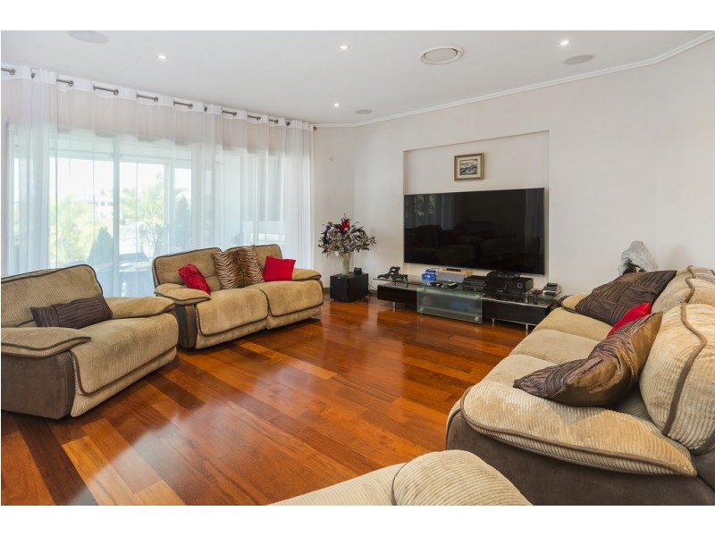 14 Parkview Place, Helensvale QLD 4212