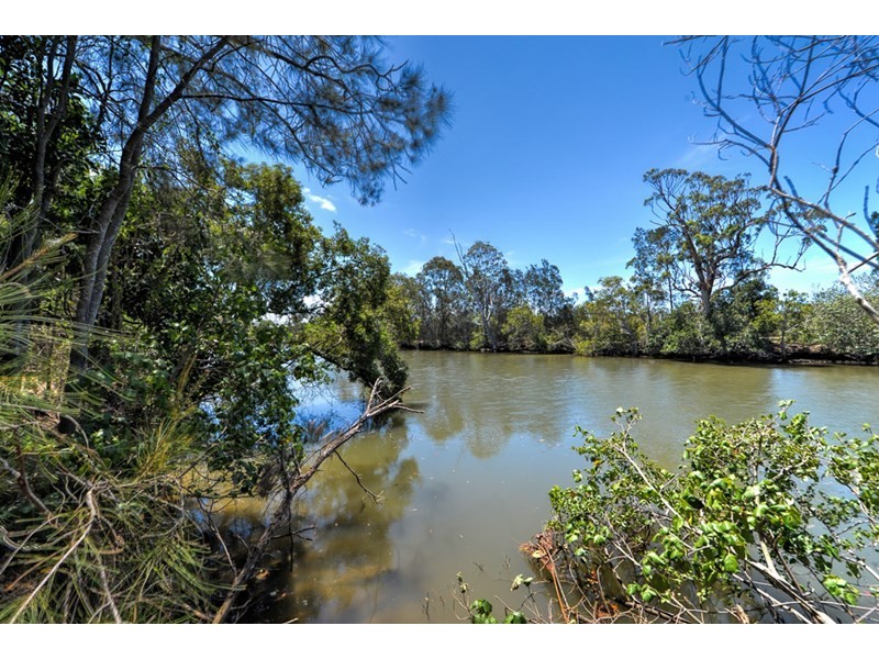 25 Parkview Place, Helensvale QLD 4212