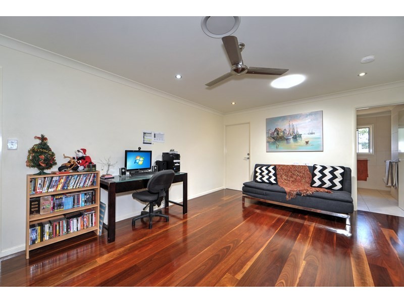 25 Parkview Place, Helensvale QLD 4212