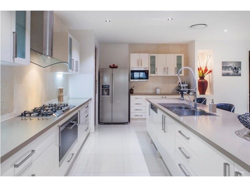 21 Parkview Place, Helensvale QLD 4212