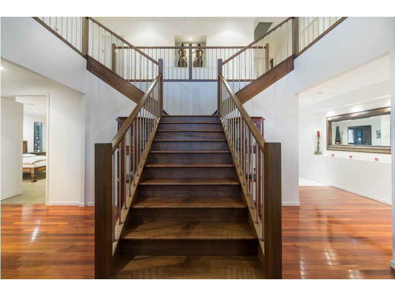 21 Parkview Place, Helensvale QLD 4212