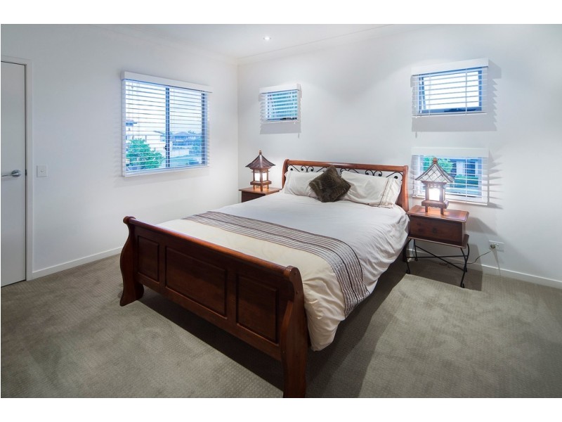 21 Parkview Place, Helensvale QLD 4212