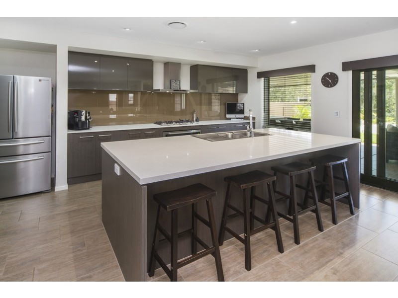 131 The Peninsula, Helensvale QLD 4212