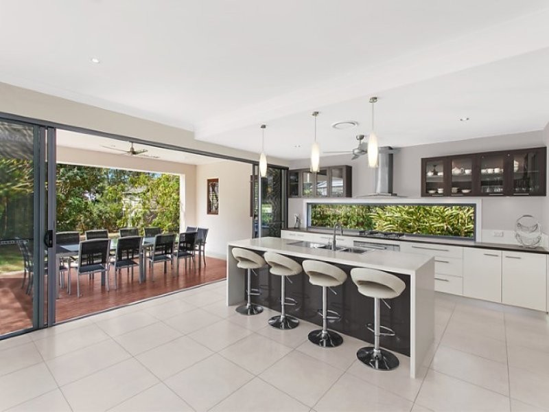 147 Crescent Avenue, Hope Island QLD 4212