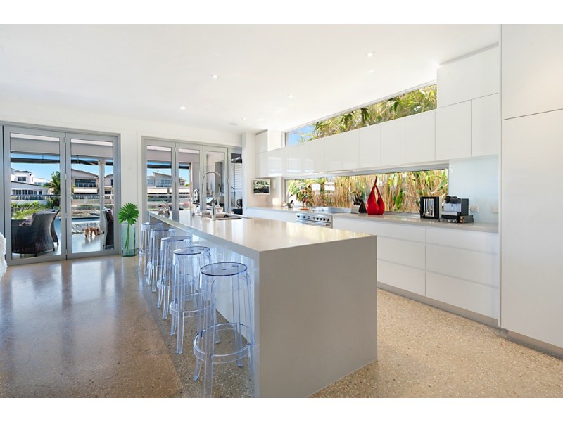 37 Harbourvue Court, Helensvale QLD 4212