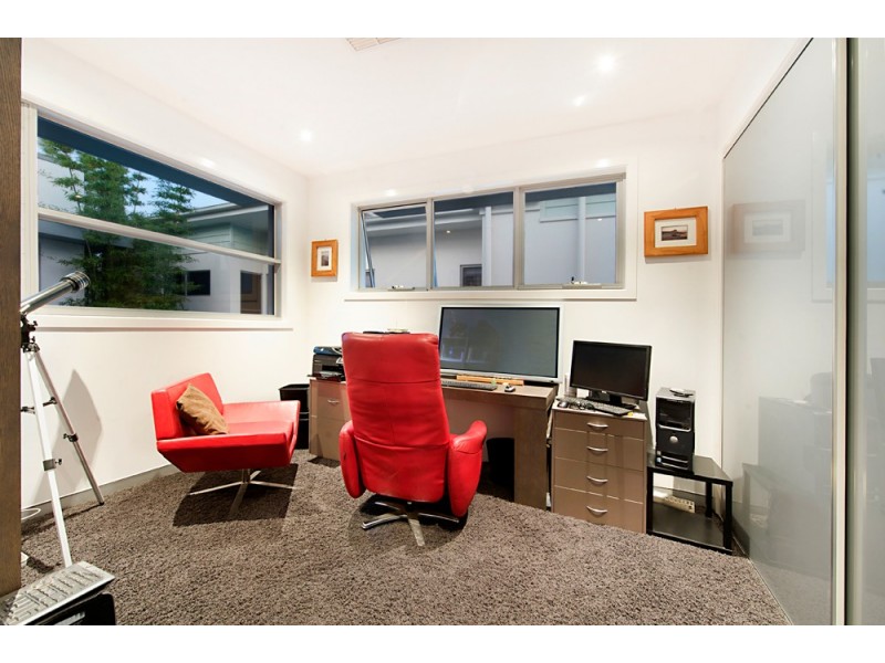 37 Harbourvue Court, Helensvale QLD 4212