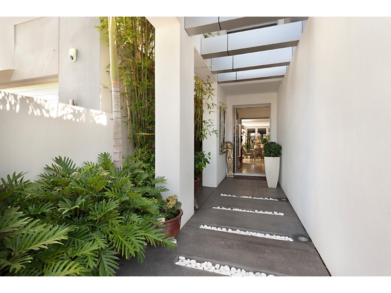 37 Harbourvue Court, Helensvale QLD 4212