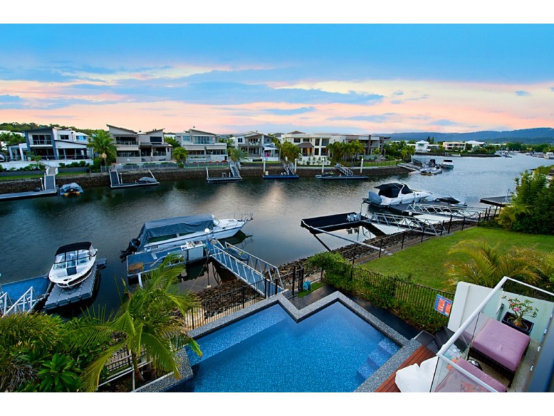 37 Harbourvue Court, Helensvale QLD 4212