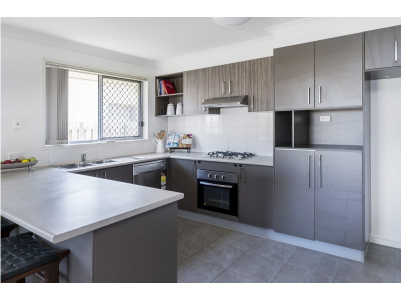 80/19 Santa Barbara Road, Hope Island QLD 4212