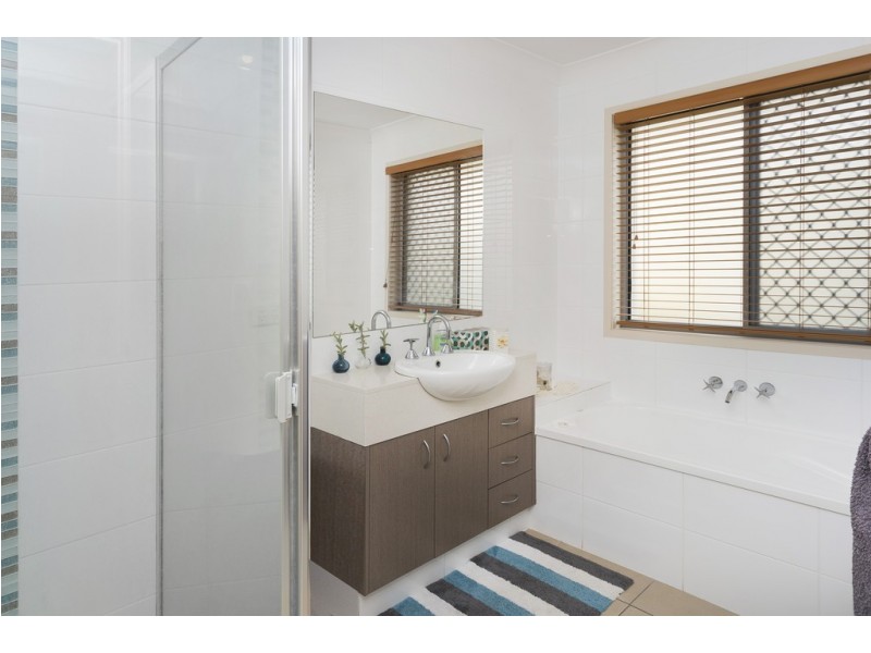 82/19 Santa Barbara Road, Hope Island QLD 4212