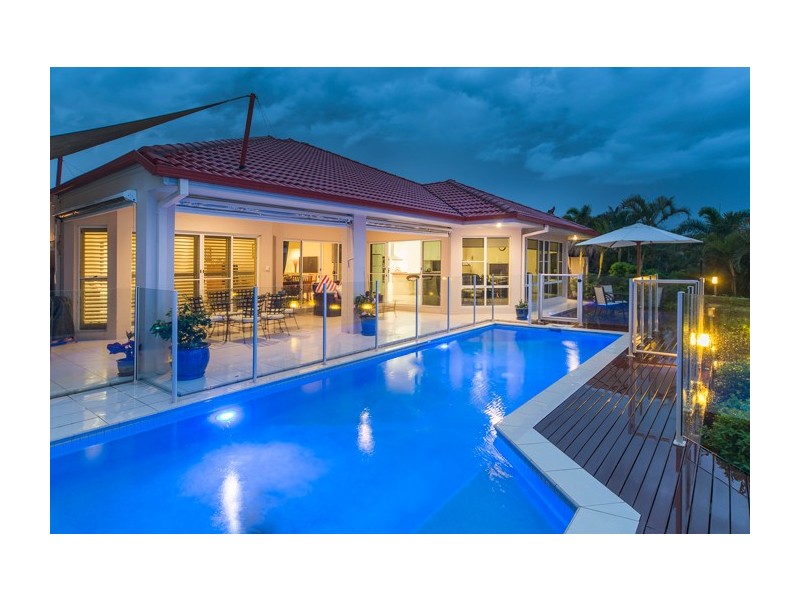 2118 Fernlea Close, Hope Island QLD 4212