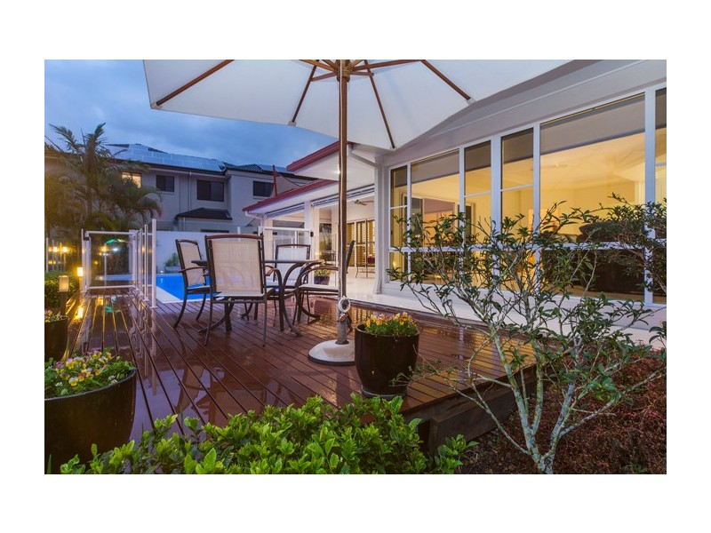 2118 Fernlea Close, Hope Island QLD 4212